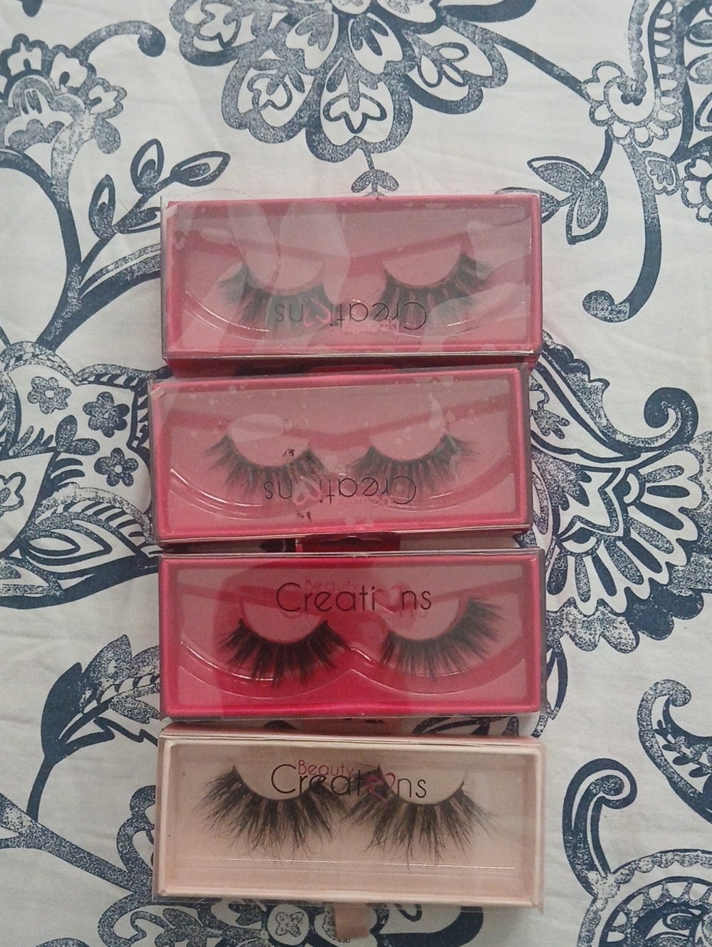 Beauty Creations Black False Eyelashes Set in Pink Packaging